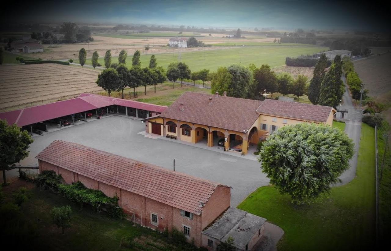 Cascina Merlanetta Alessandria Buitenkant foto